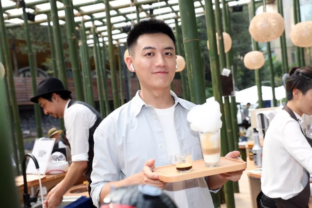 宇宙超級(jí)無(wú)敵大帥哥的旅行手帳